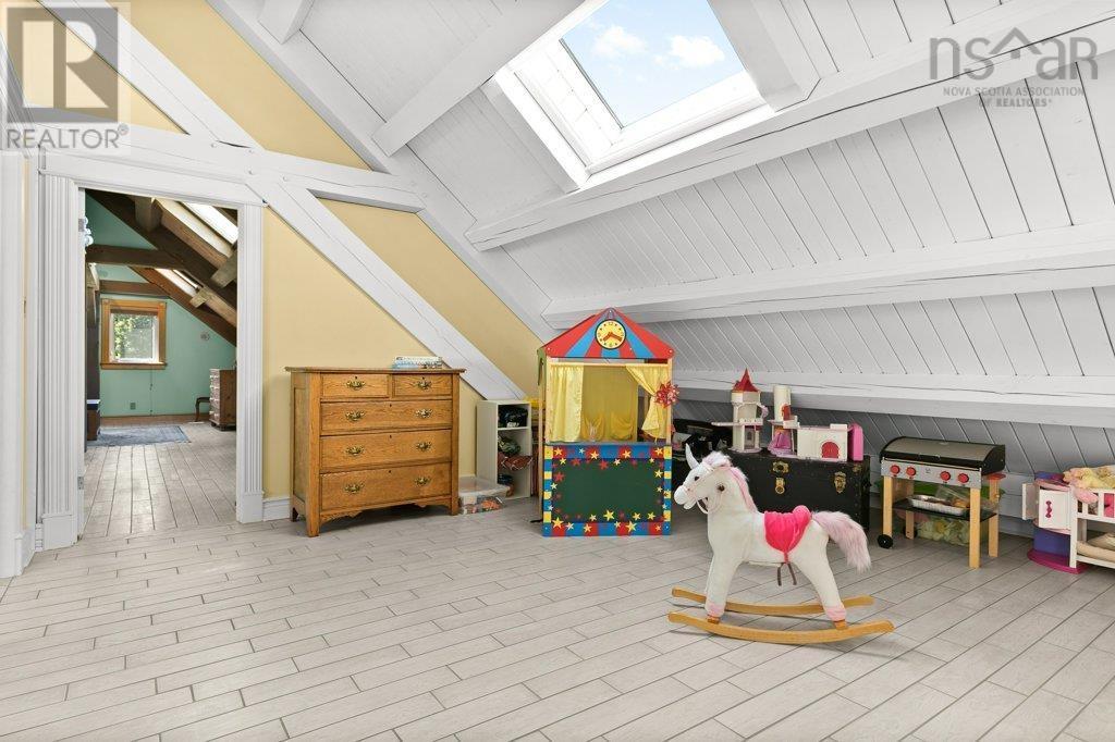 226 Crandall Road - 28