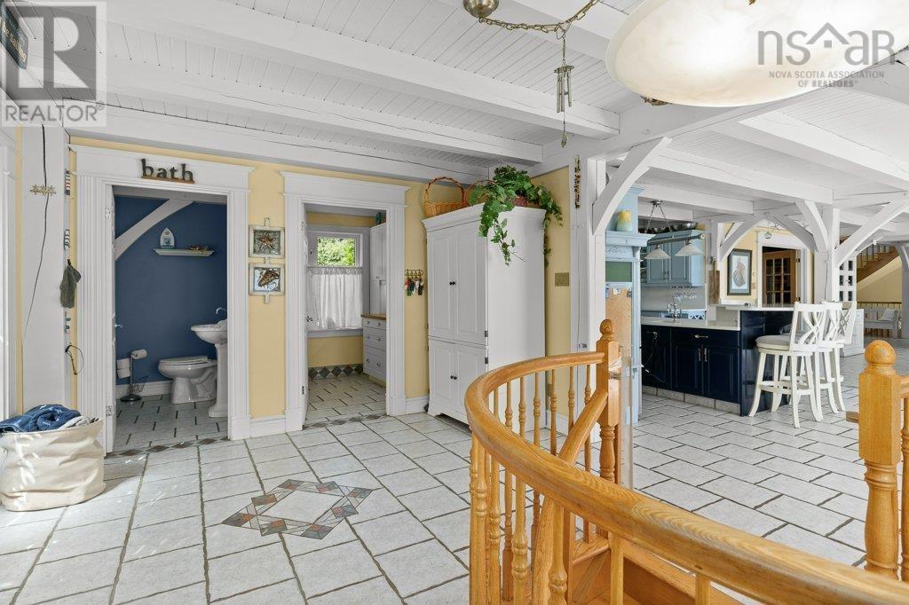 226 Crandall Road - 22