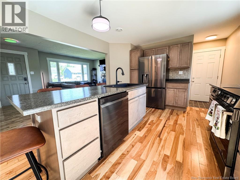 16 Bickerton Avenue - 19