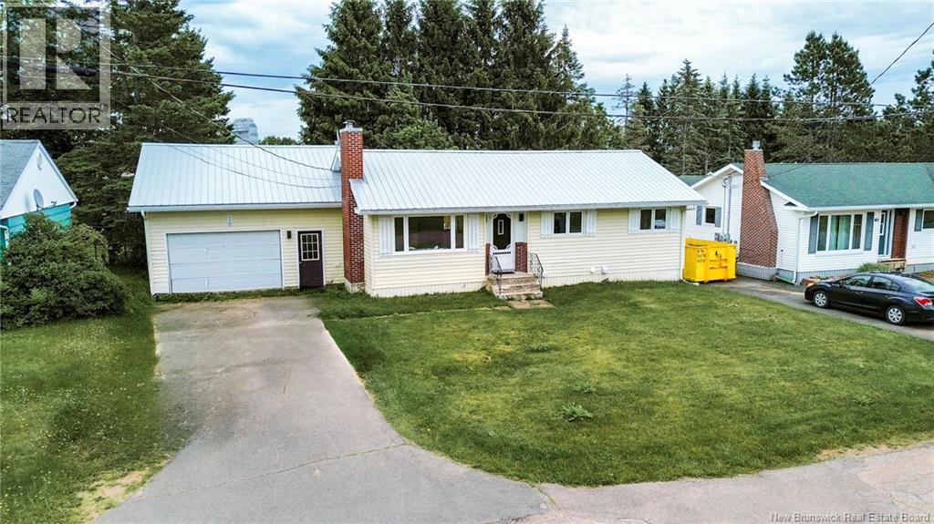 16 Bickerton Avenue - 1