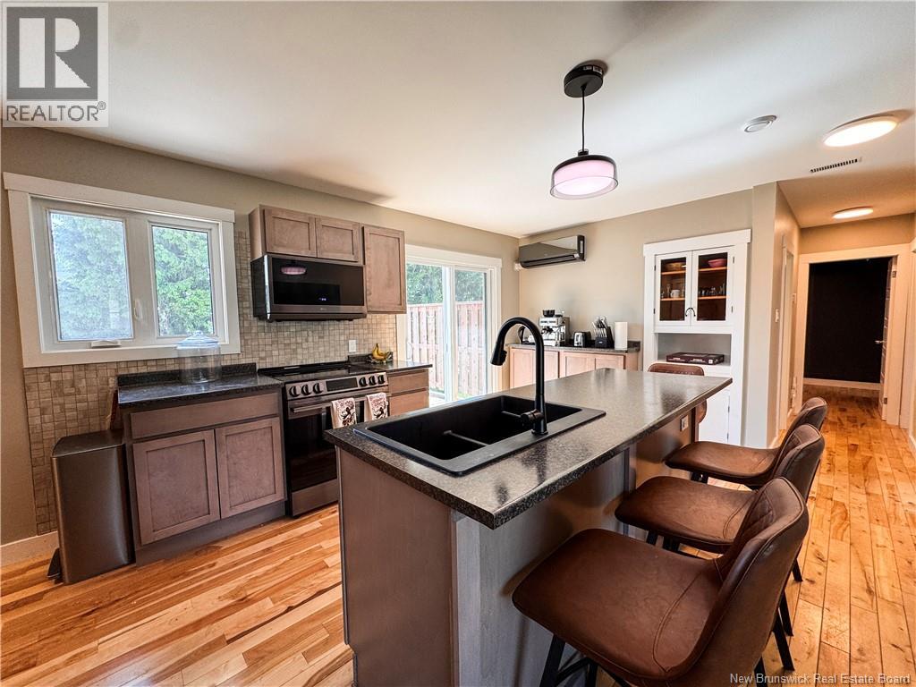 16 Bickerton Avenue - 13