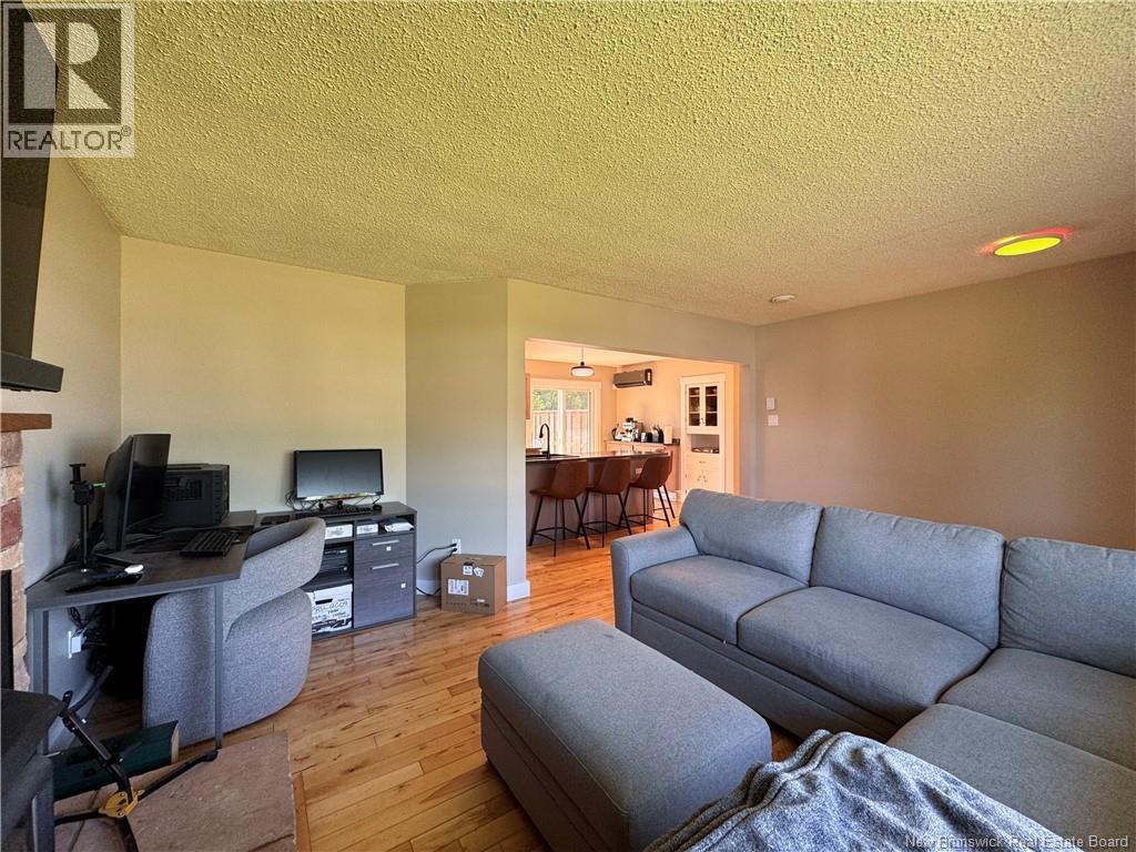 16 Bickerton Avenue - 9