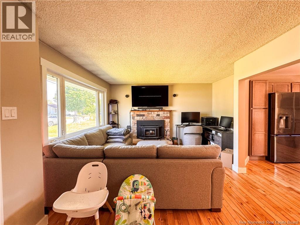 16 Bickerton Avenue - 6
