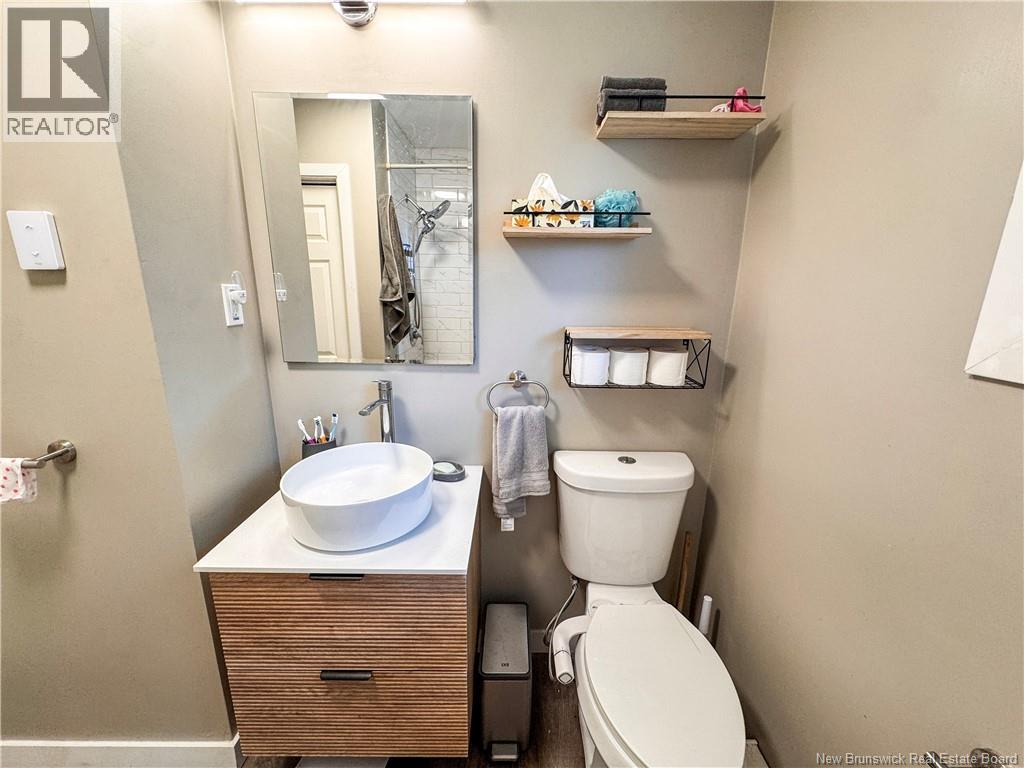 16 Bickerton Avenue - 25