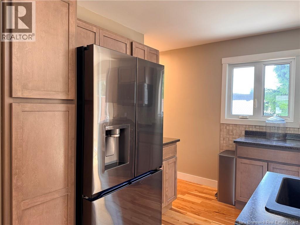 16 Bickerton Avenue - 21