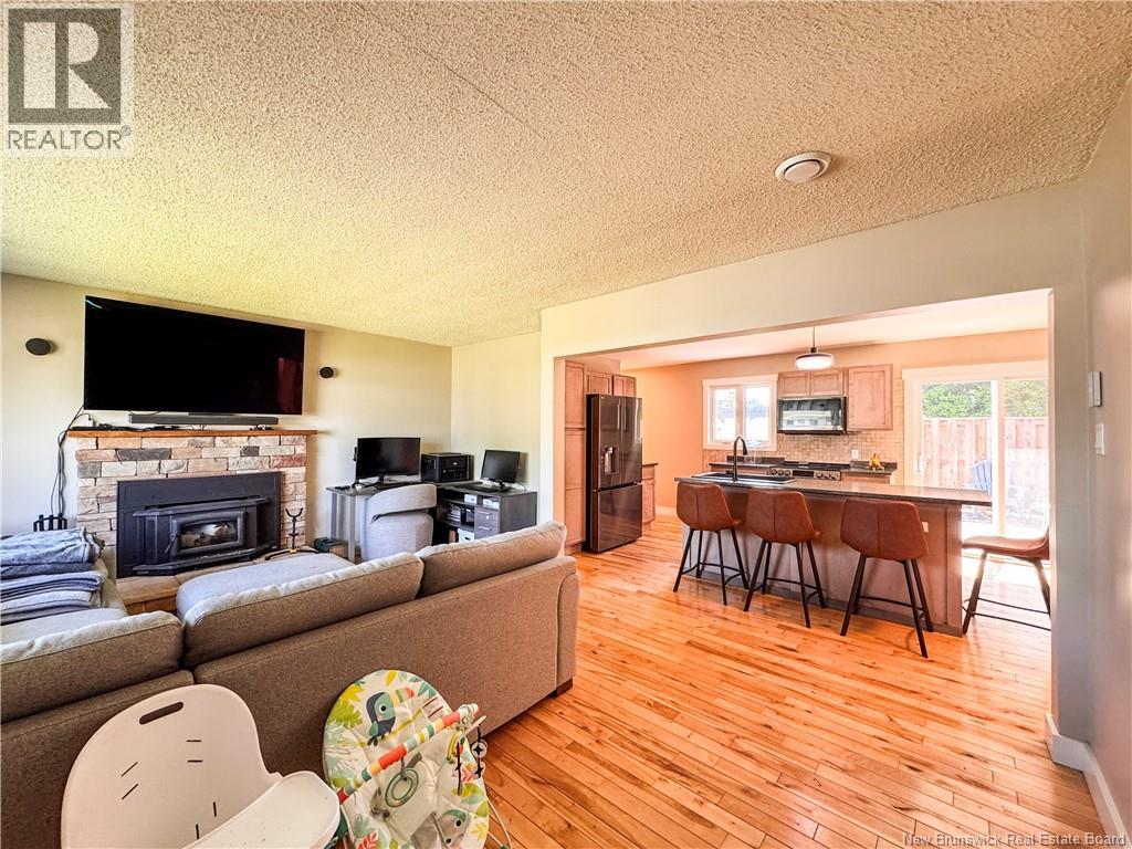 16 Bickerton Avenue - 7
