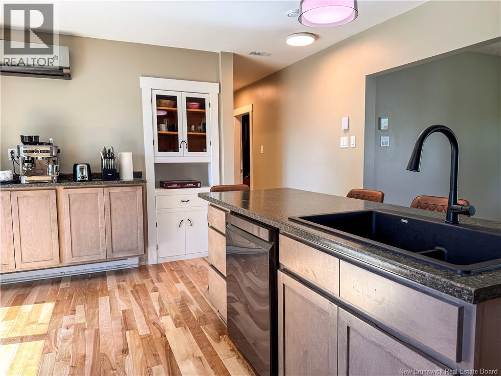 16 Bickerton Avenue - 15