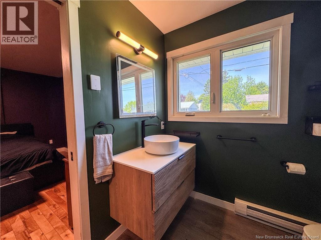 16 Bickerton Avenue - Image 39