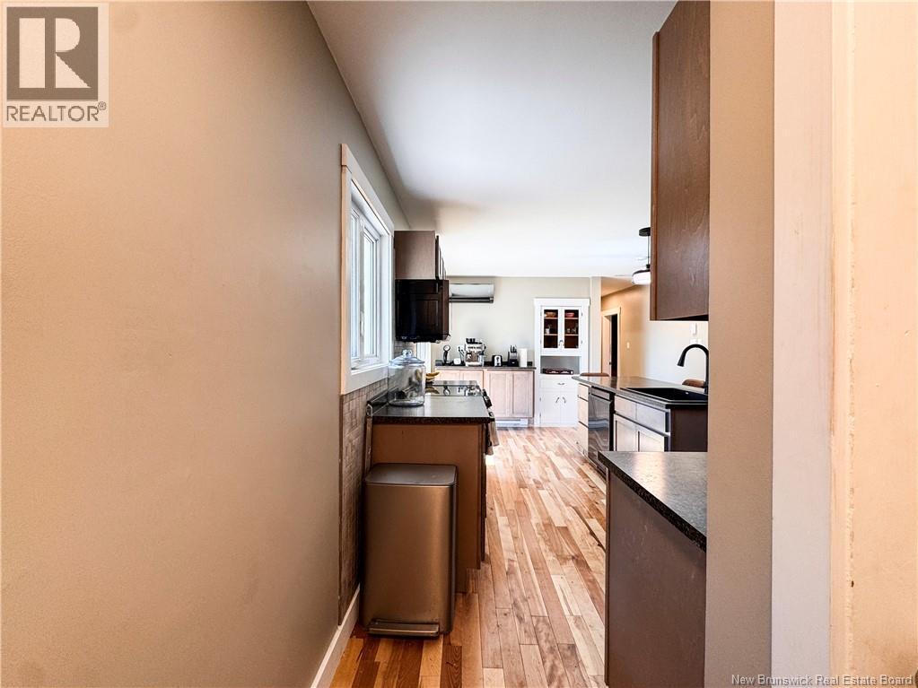 16 Bickerton Avenue - 10