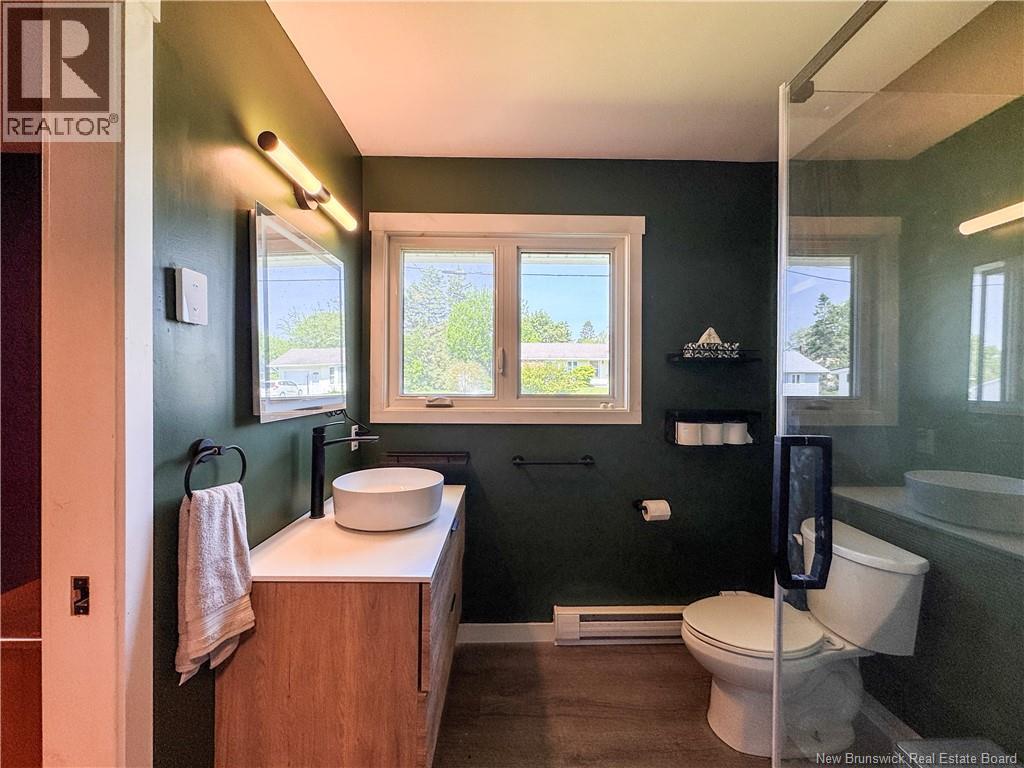 16 Bickerton Avenue - 38