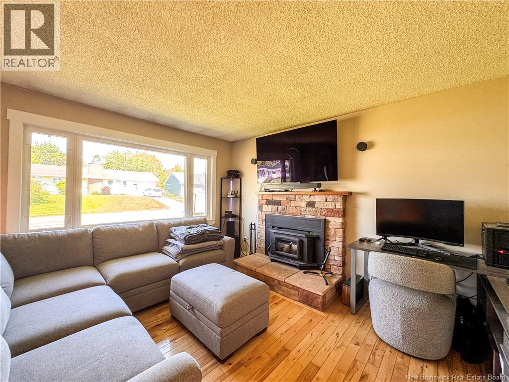 16 Bickerton Avenue - 8