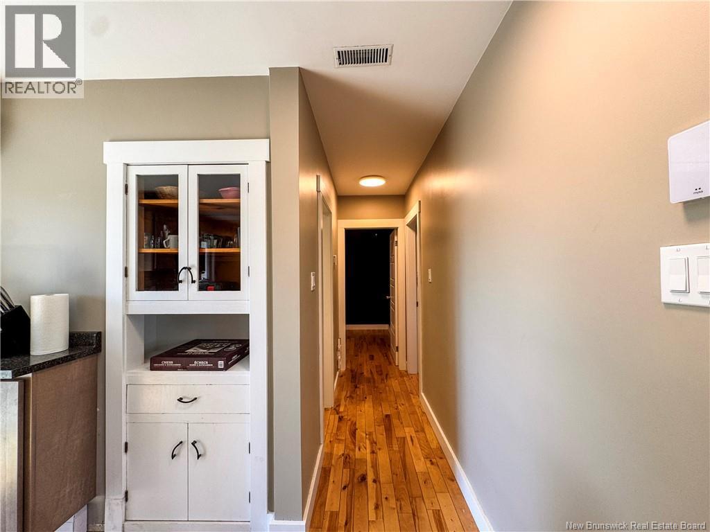 16 Bickerton Avenue - 22