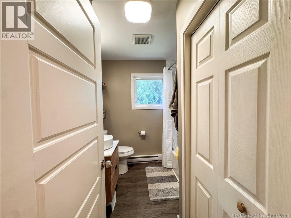 16 Bickerton Avenue - 23