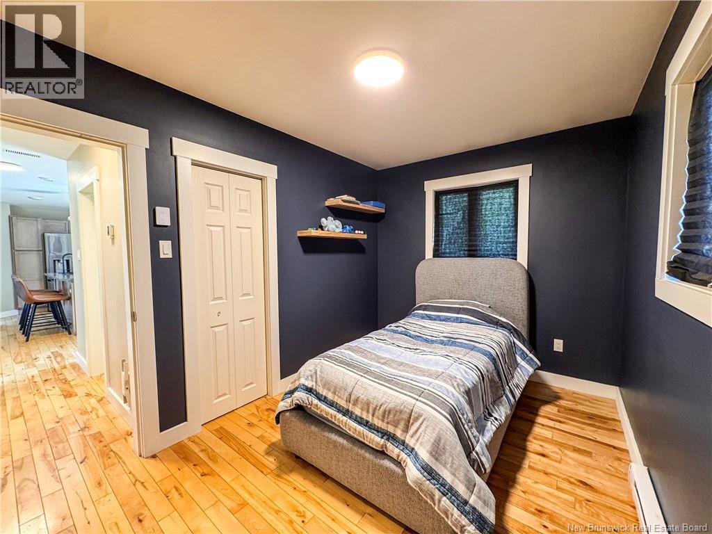 16 Bickerton Avenue - Image 30