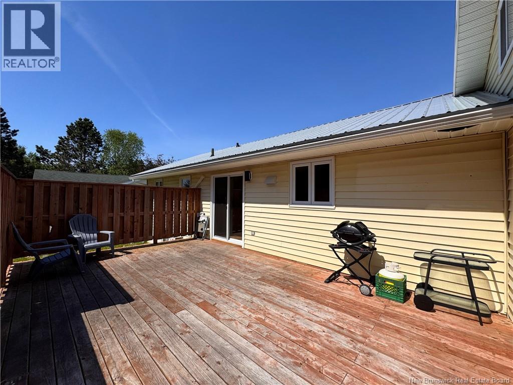 16 Bickerton Avenue - 45