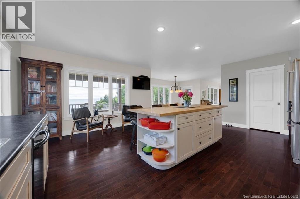 540 Shore Road - Image 11