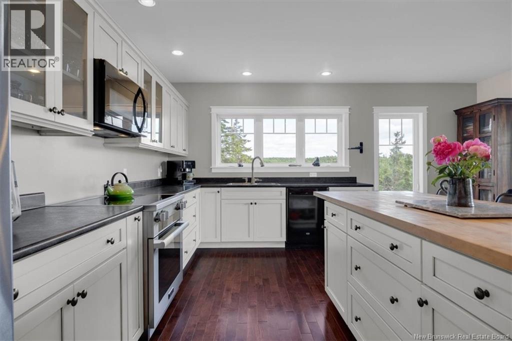 540 Shore Road - Image 10