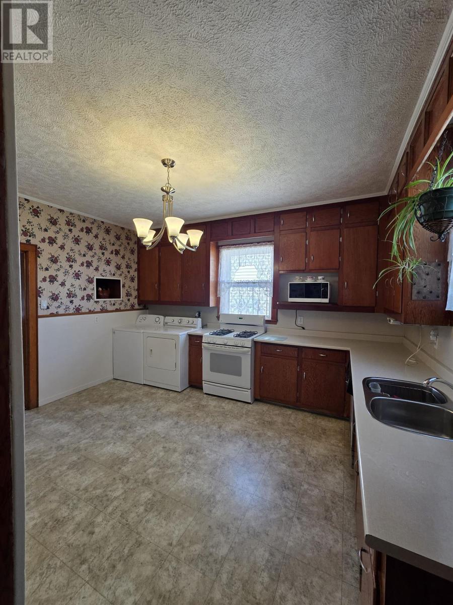 673 George St Street - 10