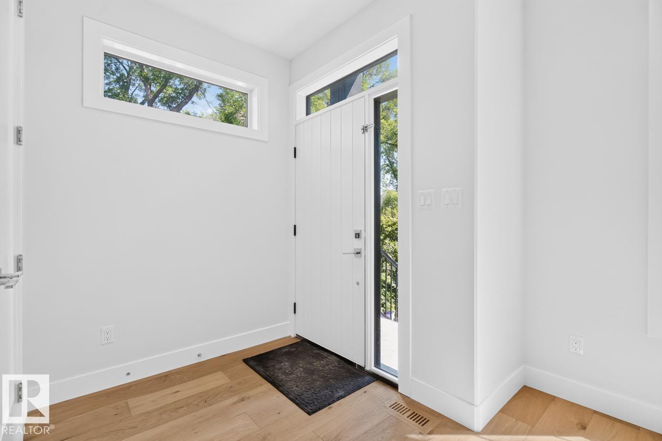9028 90 ST NW - 3