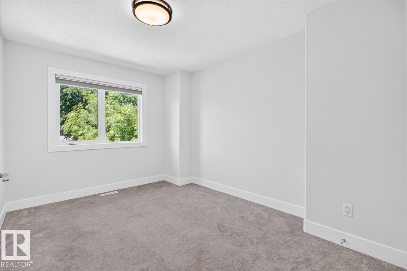 9028 90 ST NW - 29