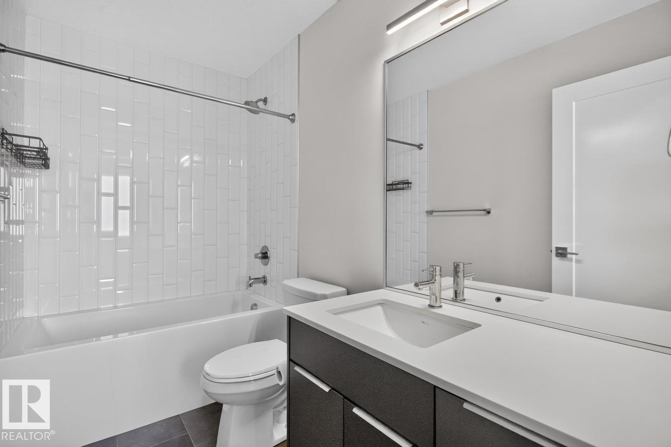 9028 90 ST NW - 34
