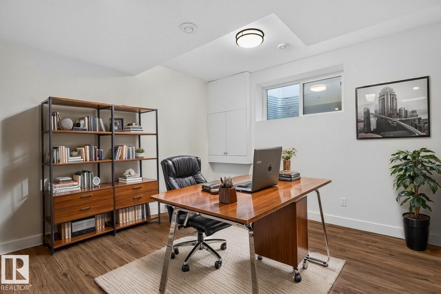 9028 90 ST NW - 40