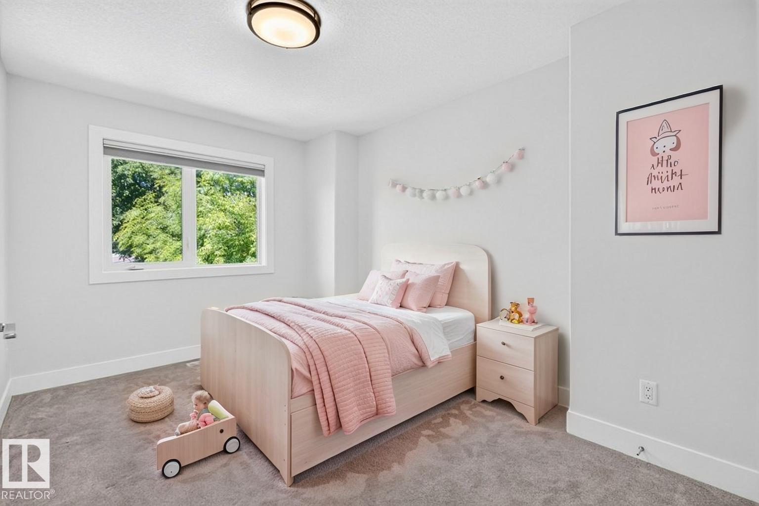 9028 90 ST NW - 28