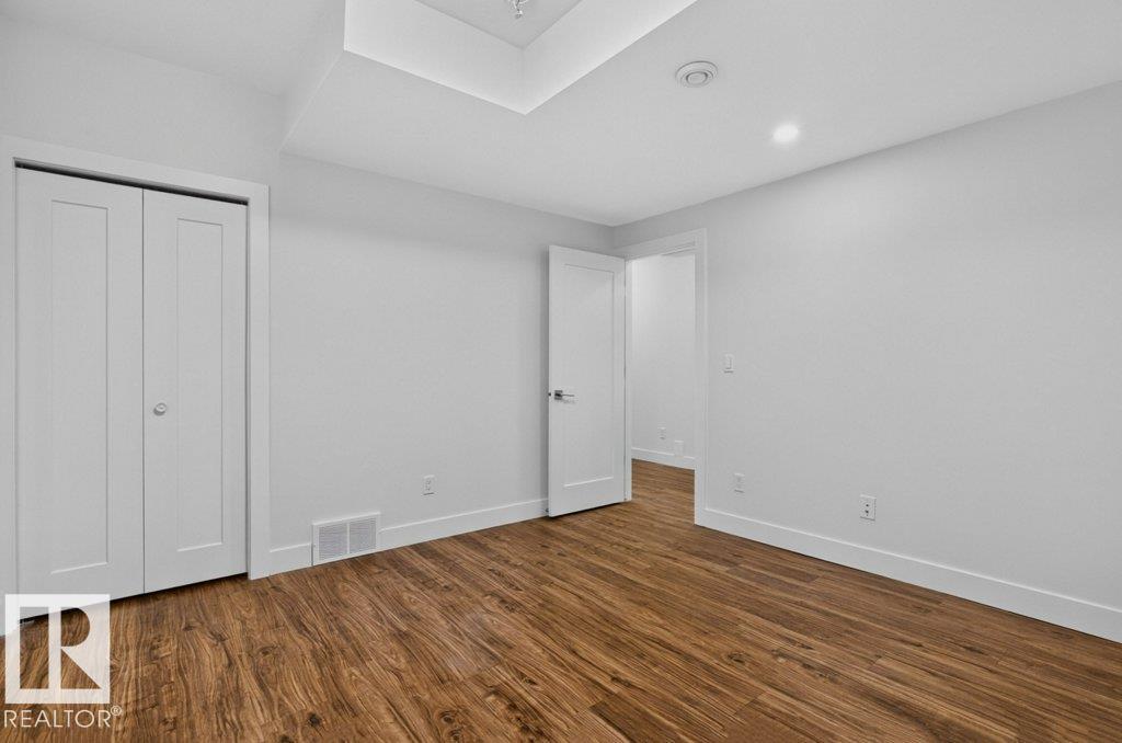9028 90 ST NW - 42