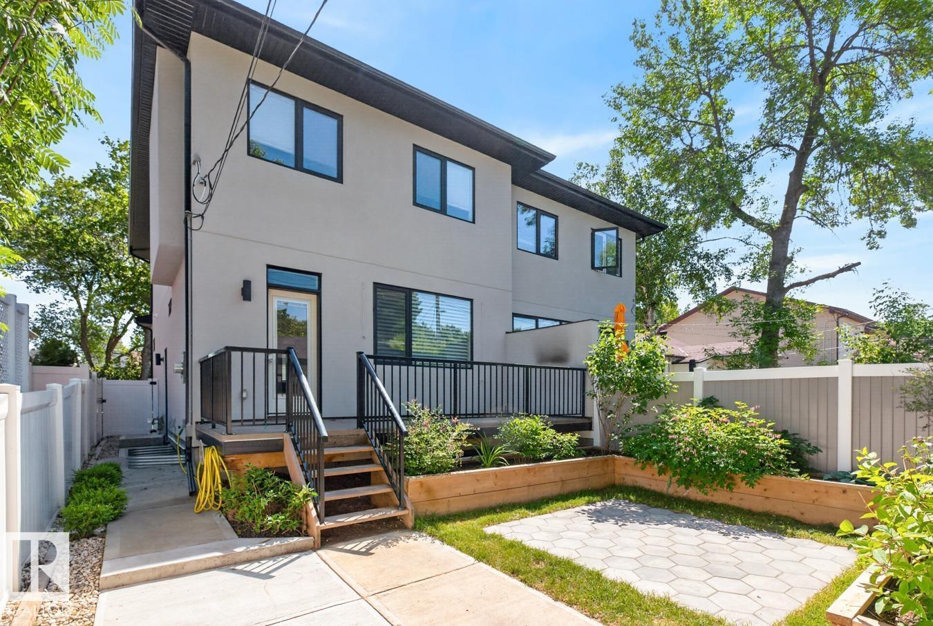9028 90 ST NW - 48