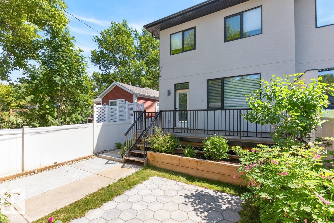 9028 90 ST NW - 50