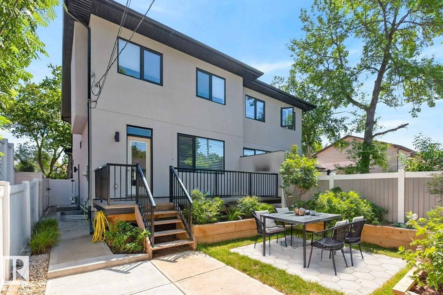 9028 90 ST NW - 47