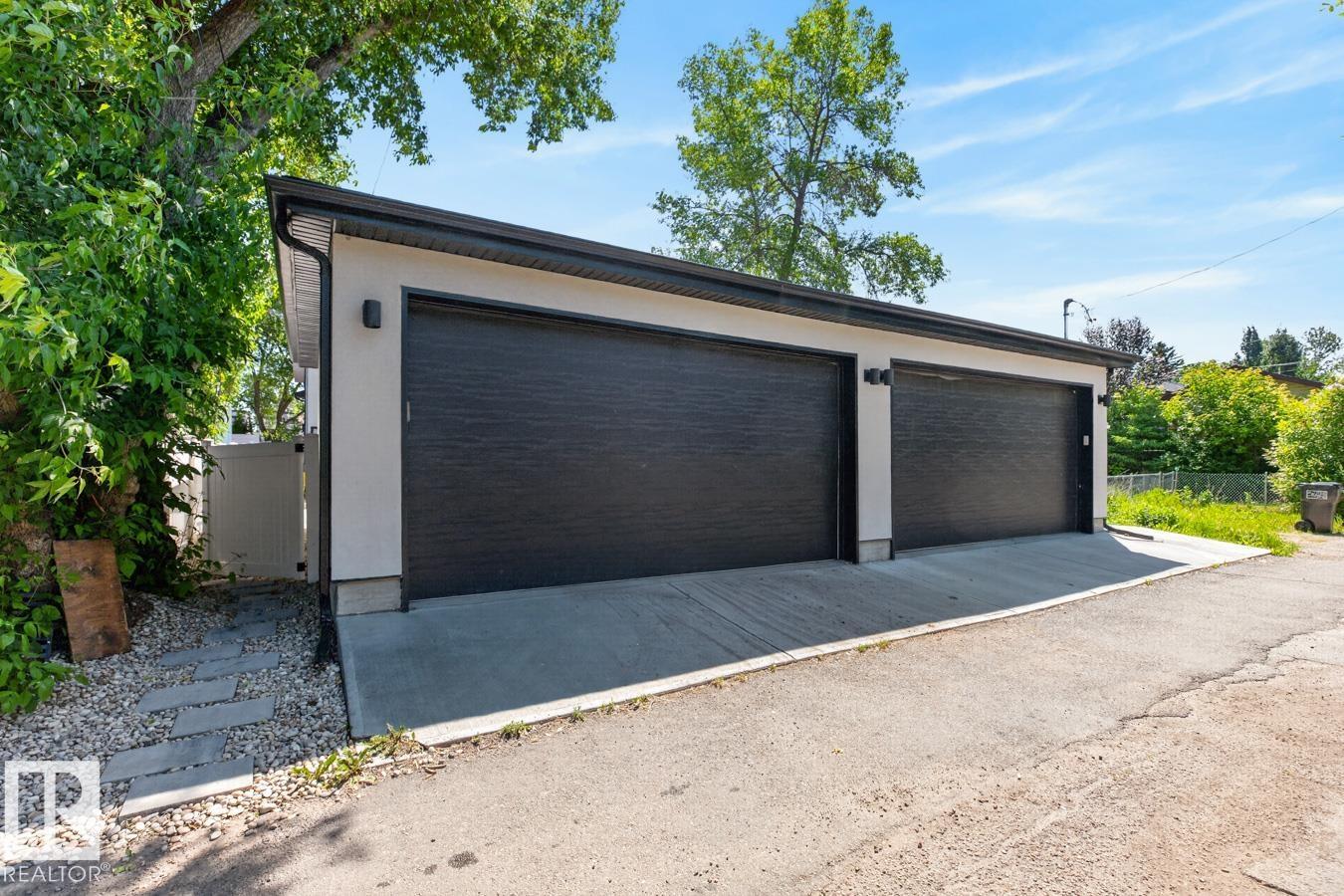 9028 90 ST NW - 51