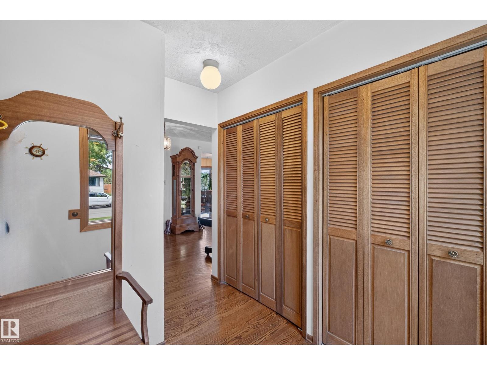 11331 75 AV NW — photo 14