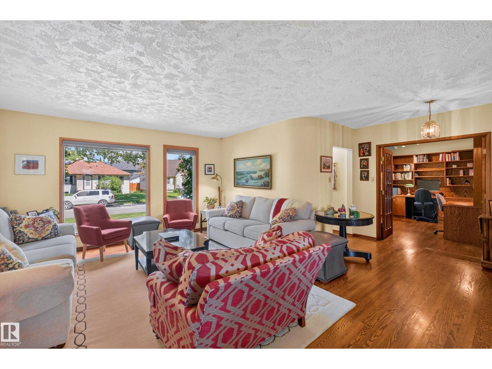 11331 75 AV NW — photo 20