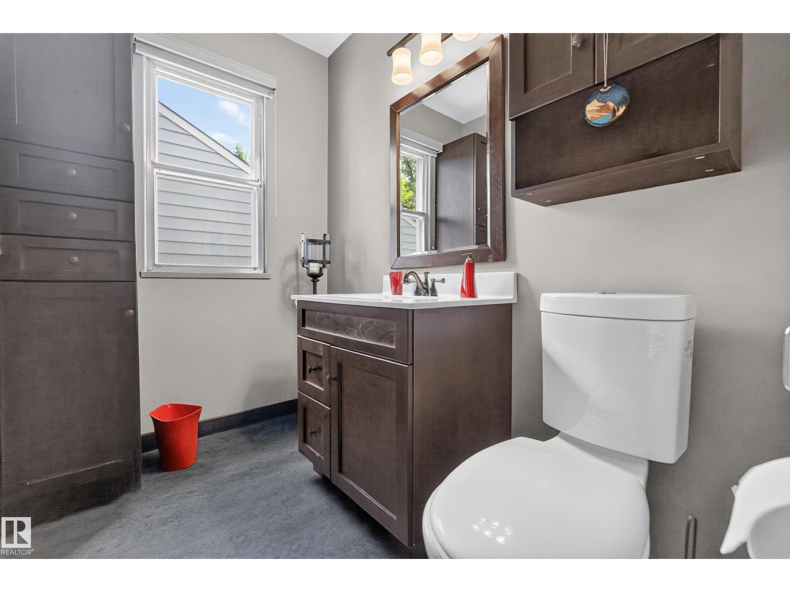 11331 75 AV NW — photo 33