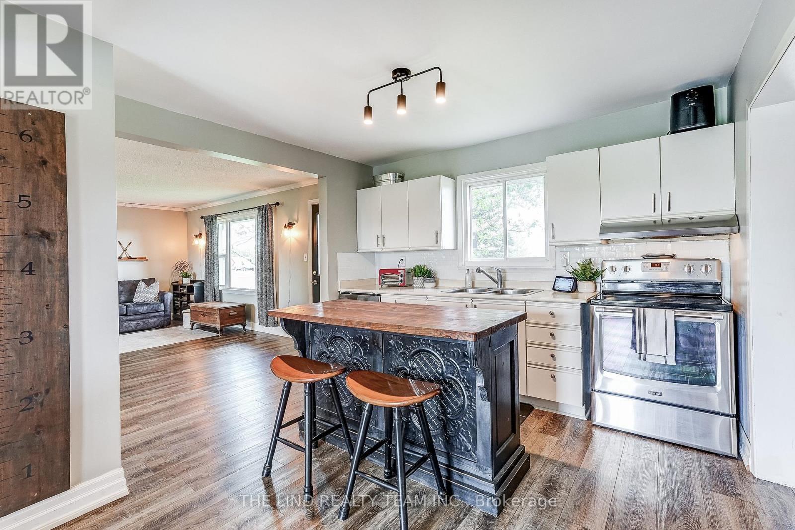 19505 BATHURST STREET - 7
