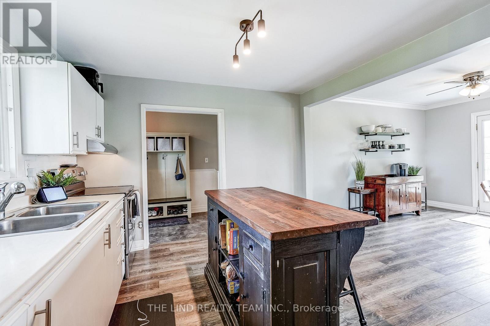 19505 BATHURST STREET - 8
