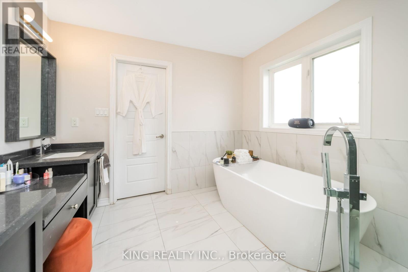 11 MALPASS STREET - 33