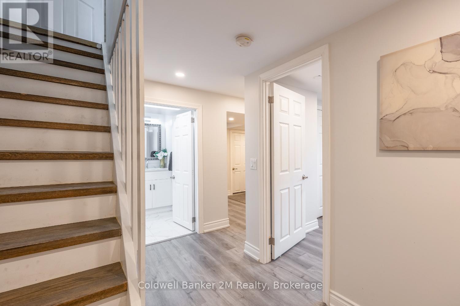 152 TAUNTON ROAD W - 23