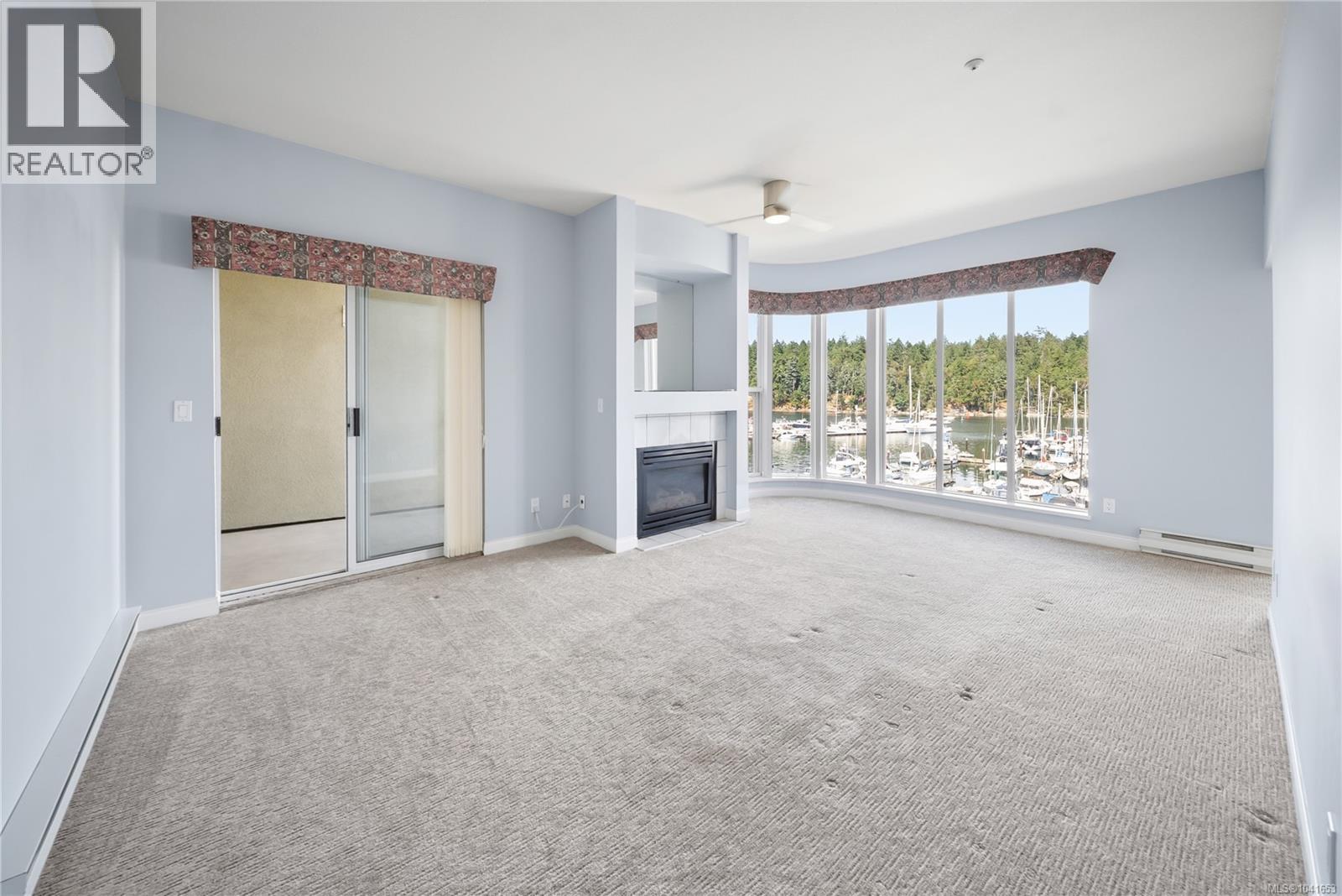 #402 566 Stewart Ave - 30