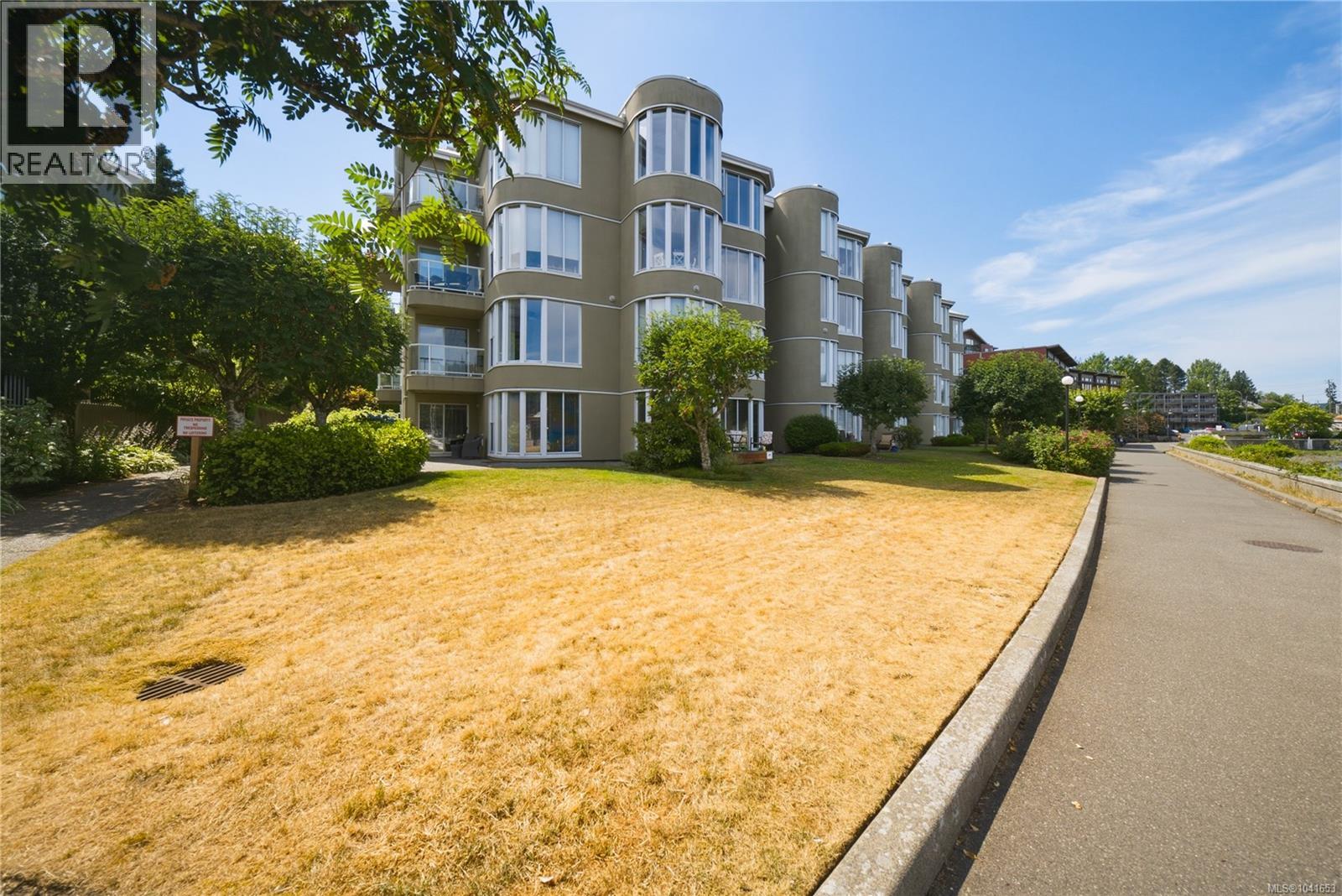 #402 566 Stewart Ave - 22