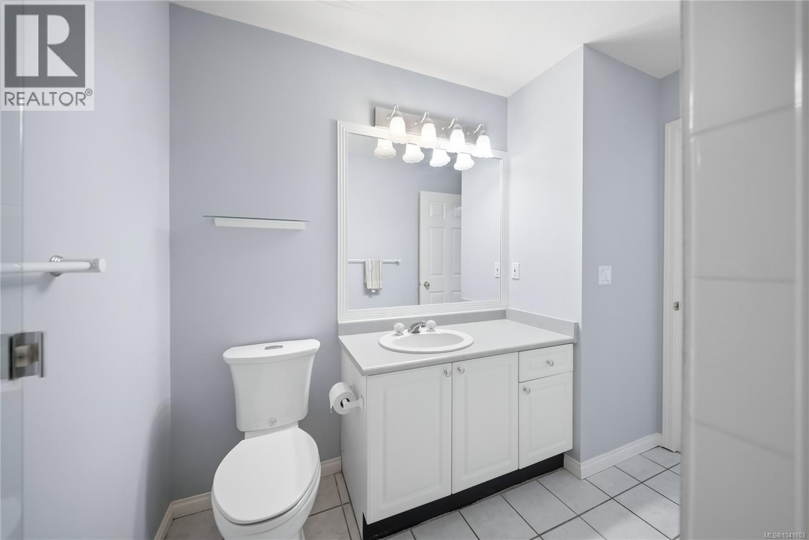 #402 566 Stewart Ave - 48
