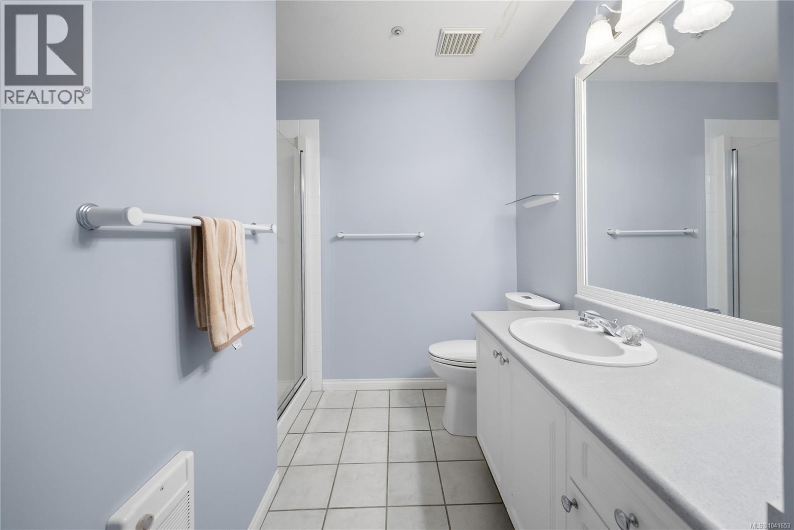 #402 566 Stewart Ave - 47