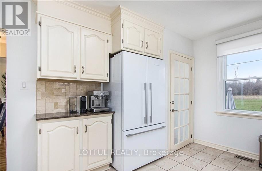 4 Bed, 3 Bath House for Rent in Ottawa – 2012 DORVAL AVENUE, Ottawa – MLS# X13495480 - Image 9