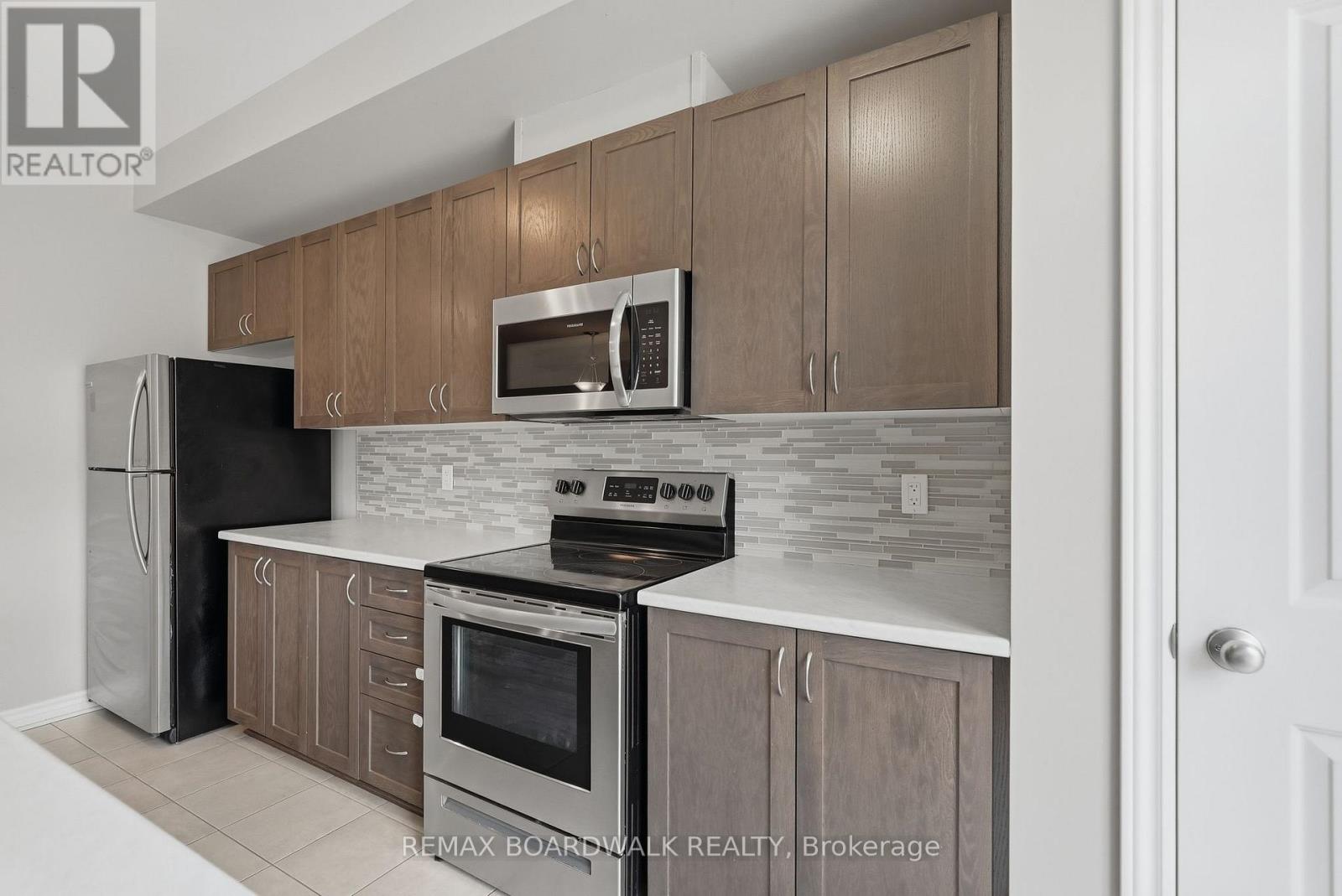 3 Bed, 3 Bath House for Sale in Ottawa – 695 JEROME JODOIN DRIVE, Ottawa – MLS# X13495492 - Image 18