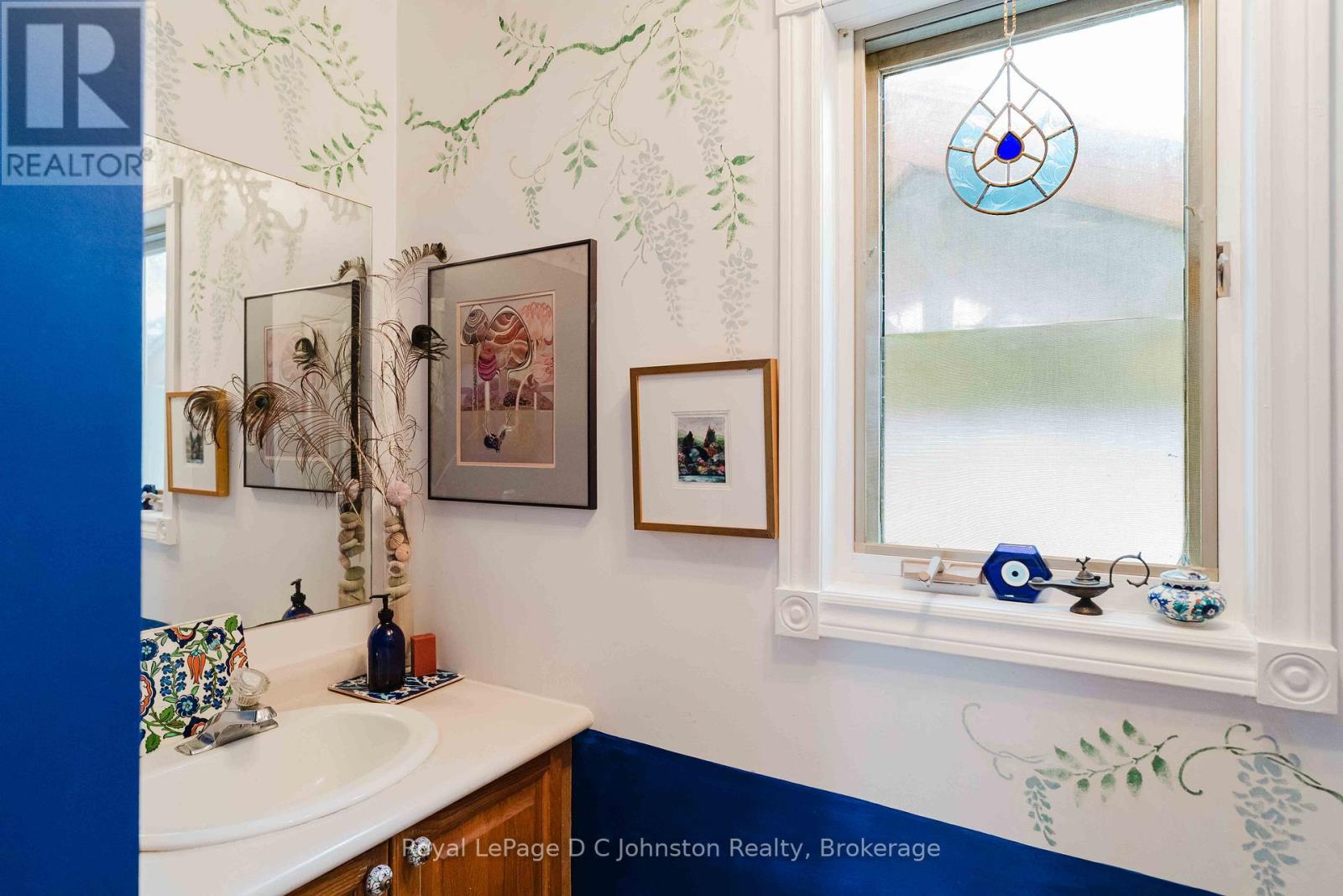 #UNIT 123 383 MCNABB STREET - 15
