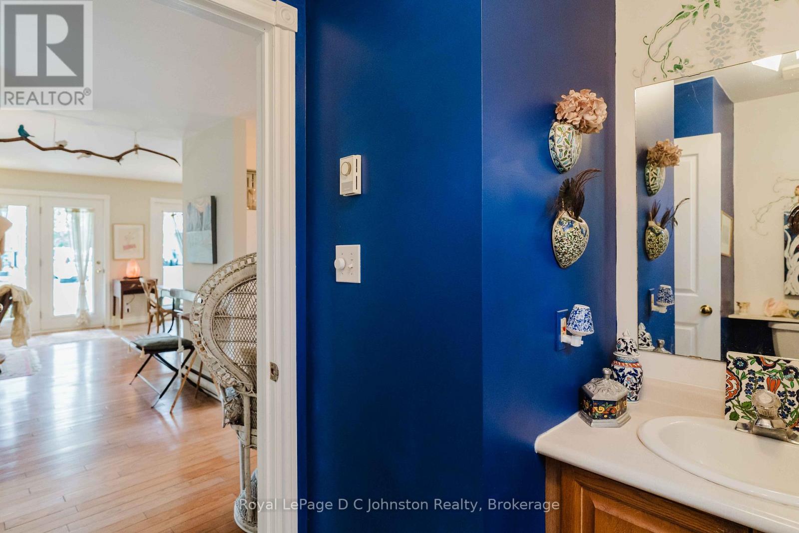 #UNIT 123 383 MCNABB STREET - 16