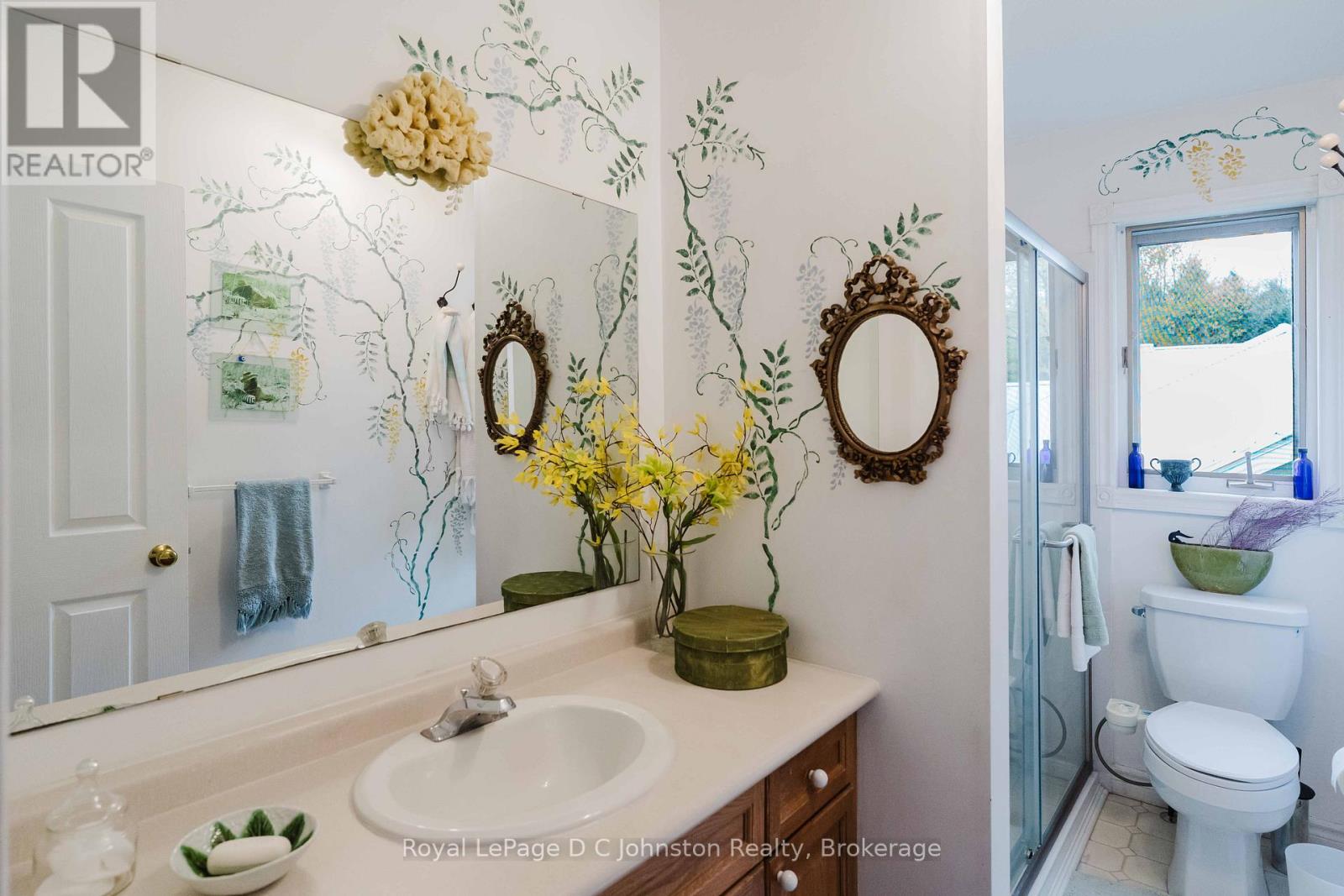#UNIT 123 383 MCNABB STREET - 24