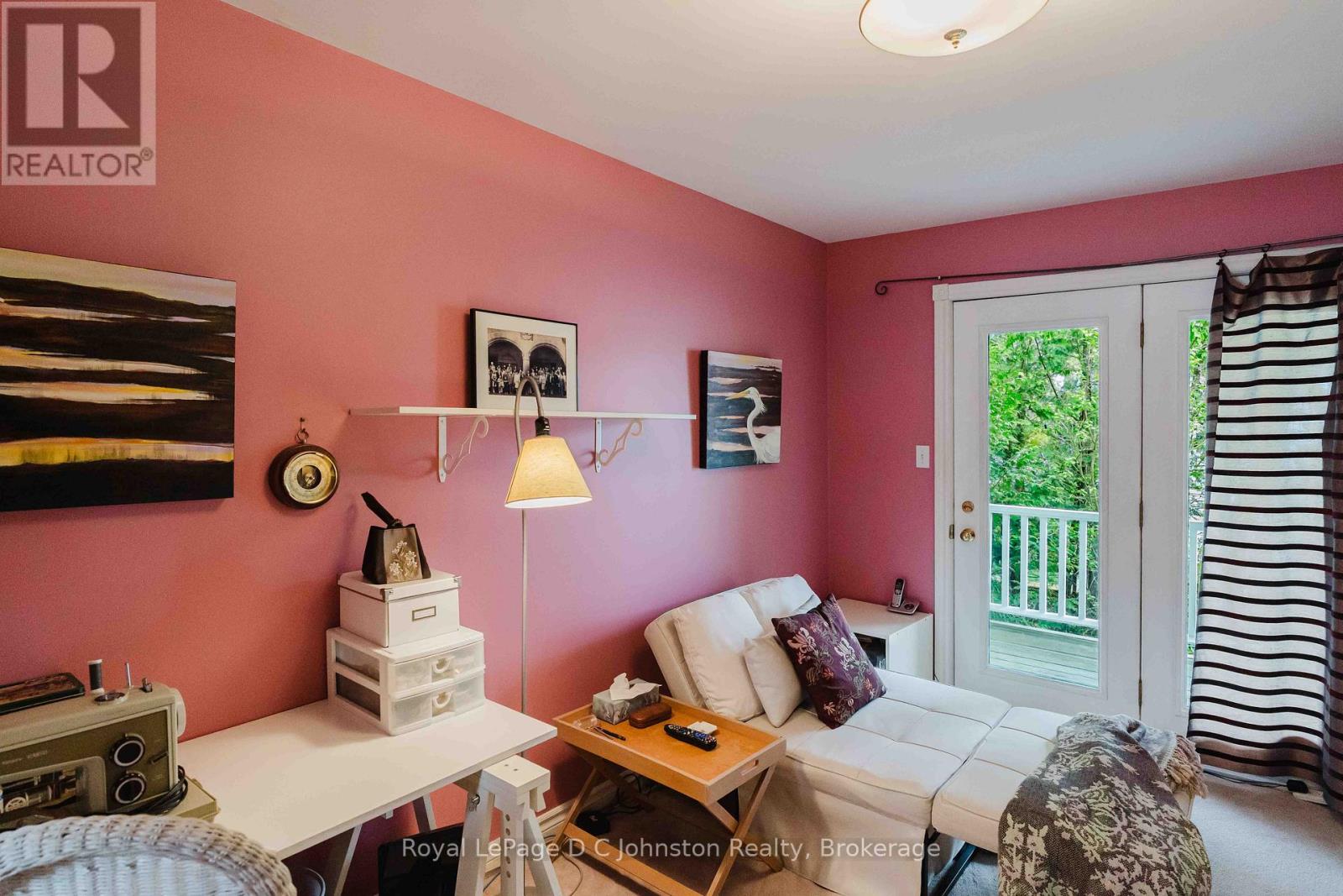 #UNIT 123 383 MCNABB STREET - 25