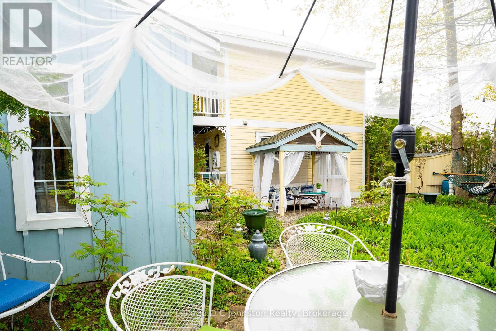 #UNIT 123 383 MCNABB STREET - 37